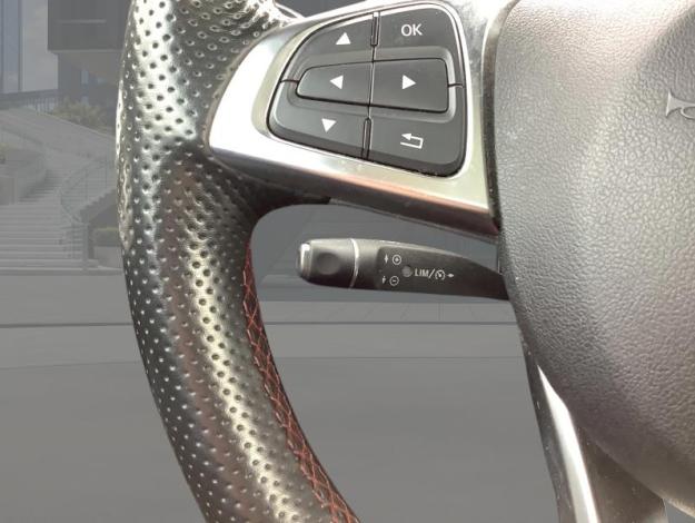 MERCEDES-BENZ SLC 180 AMG Line  