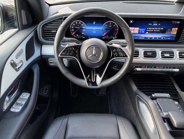 MERCEDES-BENZ GLE 300 d 4M Toit Pano  