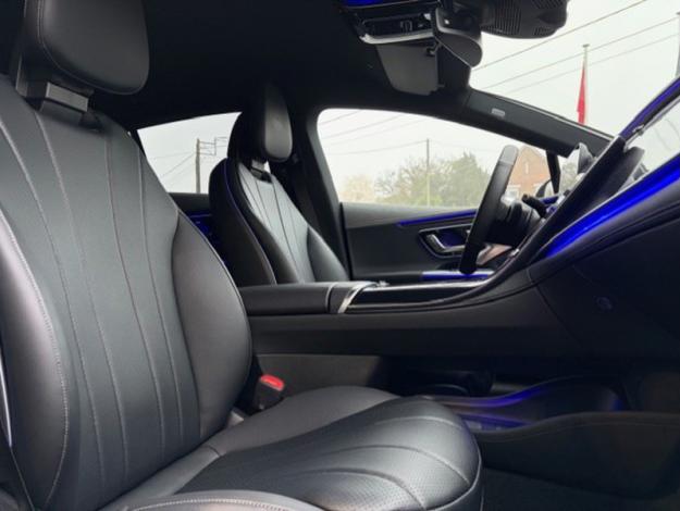 MERCEDES-BENZ EQE 300 Berline AMG Pack Night  