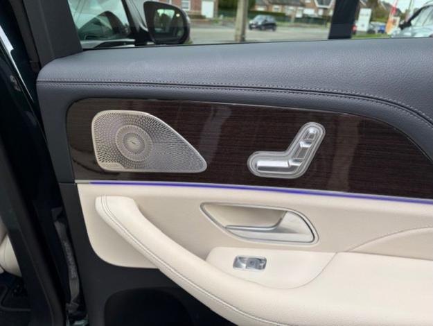 MERCEDES-BENZ GLE-Klasse GLE 300 d 4MATIC Off-Roader