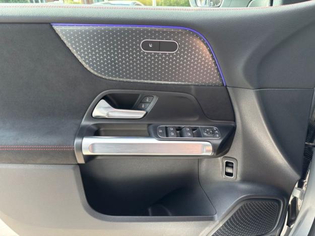 MERCEDES-BENZ EQB EQB 300 4MATIC