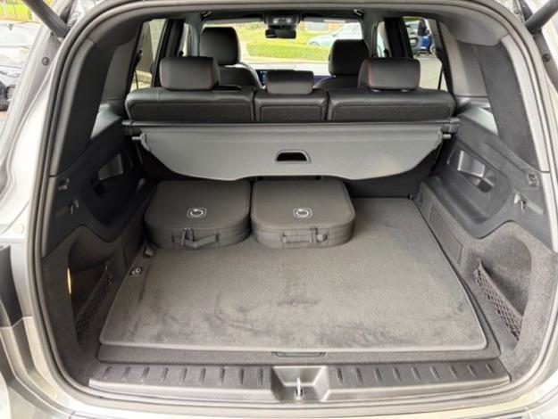 MERCEDES-BENZ EQB 300 4MATIC AMG Line  