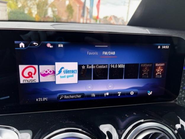 MERCEDES-BENZ EQB 300 4MATIC AMG Line  