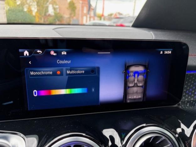 MERCEDES-BENZ EQB 300 4MATIC AMG Line  