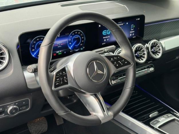 MERCEDES-BENZ EQB 300 4MATIC Luxury Line Facelift  