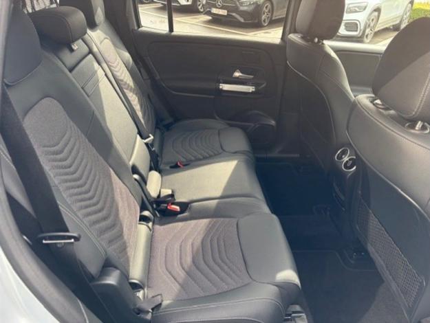 MERCEDES-BENZ EQB 300 4MATIC Luxury Line Facelift  