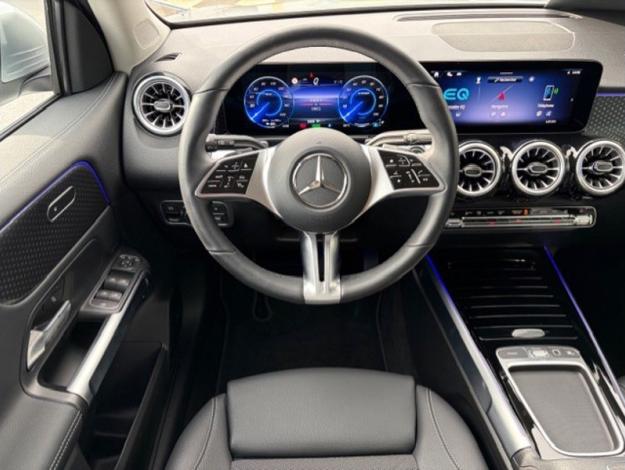 MERCEDES-BENZ EQB 300 4MATIC Luxury Line Facelift  