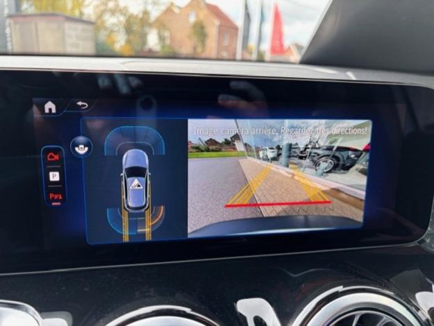 MERCEDES-BENZ EQB 300 4MATIC Luxury Line Facelift  