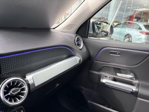 MERCEDES-BENZ EQB 300 4MATIC Luxury Line Facelift  