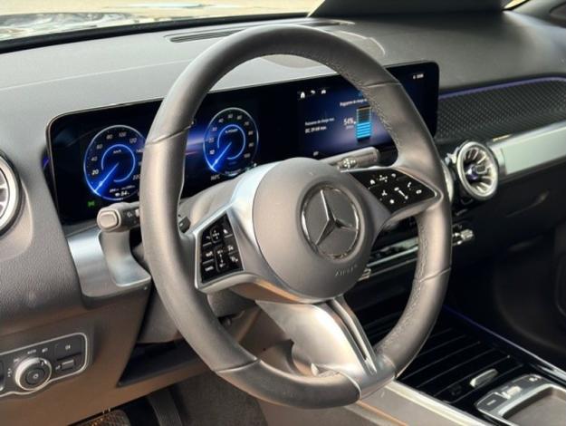 MERCEDES-BENZ EQB 250 + Luxury Line Facelift  