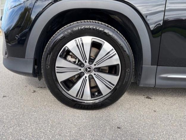 MERCEDES-BENZ EQB 250 + Luxury Line Facelift  