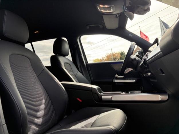 MERCEDES-BENZ EQB 250 + Luxury Line Facelift  