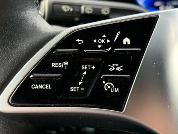 MERCEDES-BENZ EQB 250 + Luxury Line Facelift  