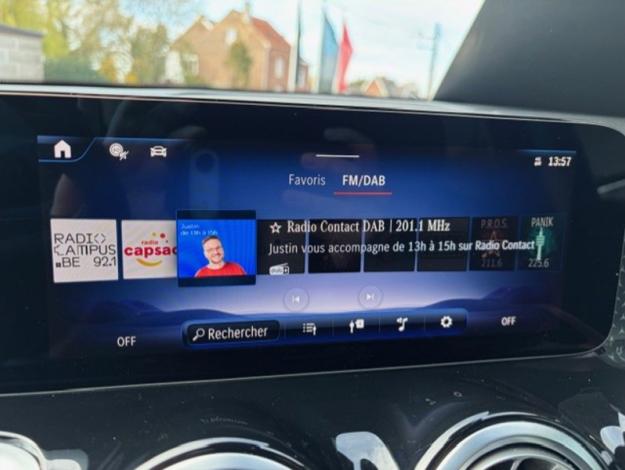 MERCEDES-BENZ EQB 250 + Luxury Line Facelift  