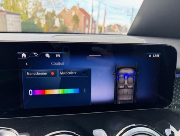 MERCEDES-BENZ EQB 250 + Luxury Line Facelift  