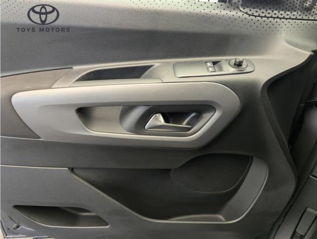 TOYOTA Proace City Verso 1.5 MEDIUM 130 D-4D DYNAMIC  BVA  7PLACES