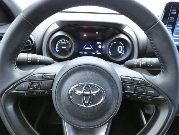 TOYOTA Yaris 120 VVT-i Design  