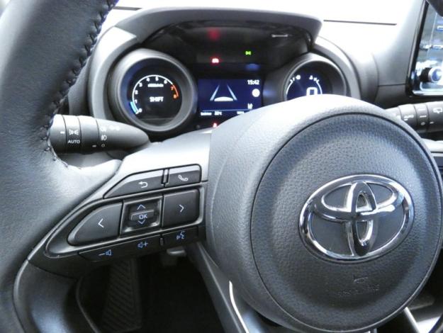 TOYOTA Yaris 120 VVT-i Design  