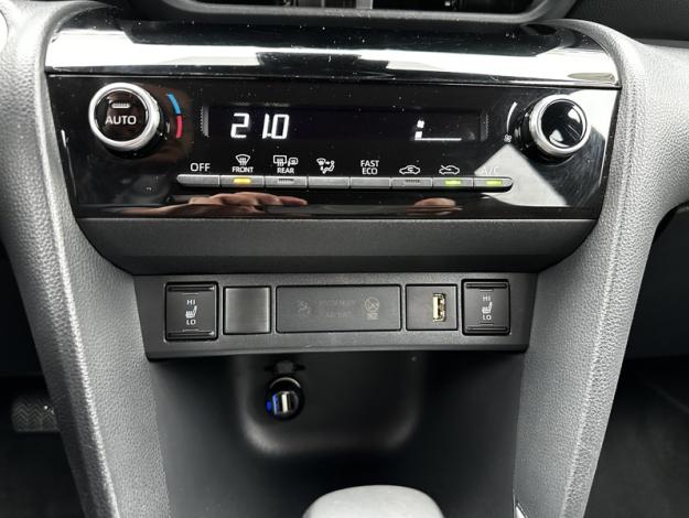 TOYOTA Yaris Cross Hybrid 2WD Design Pack Cargo  