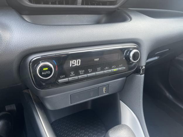 TOYOTA Yaris 116h Dynamic  