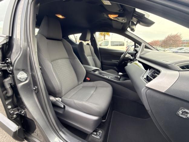 TOYOTA C-HR 122h Dynamic business  