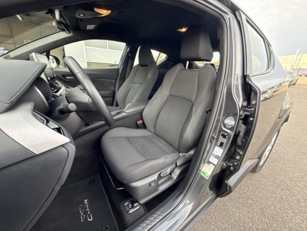 TOYOTA C-HR 122h Dynamic business  