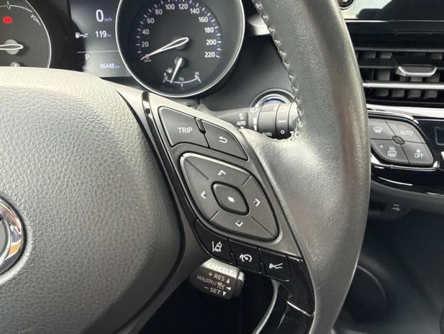 TOYOTA C-HR 122h Dynamic business  