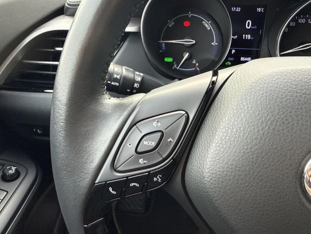 TOYOTA C-HR 122h Dynamic business  