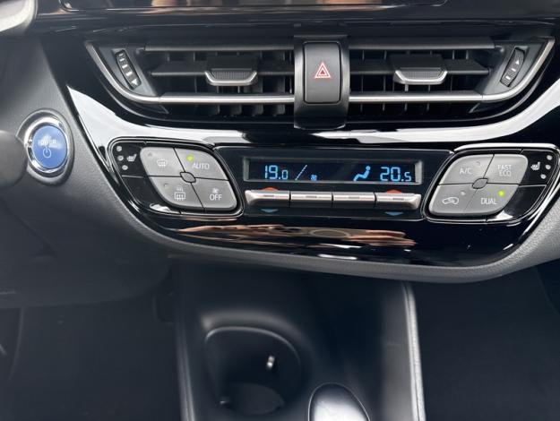 TOYOTA C-HR 122h Dynamic business  