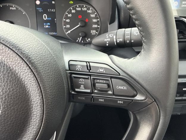 TOYOTA Yaris 116h Dynamic  
