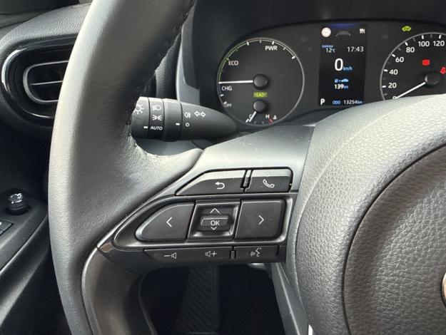 TOYOTA Yaris 116h Dynamic  