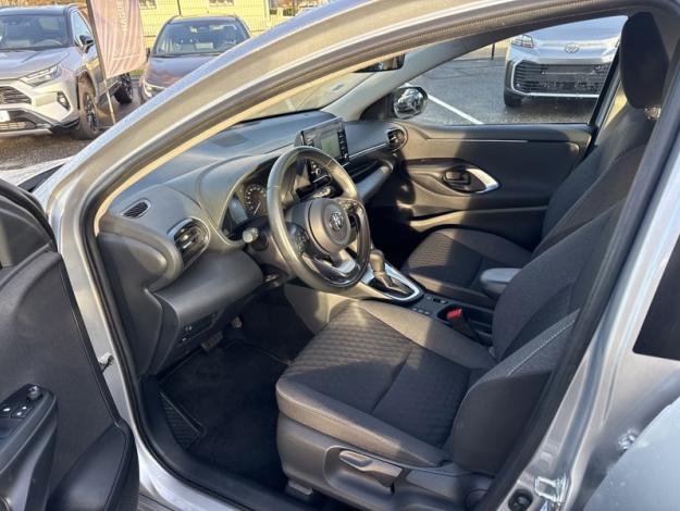 TOYOTA Yaris 116h Dynamic business  