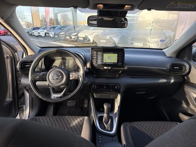 TOYOTA Yaris 116h Dynamic Business   