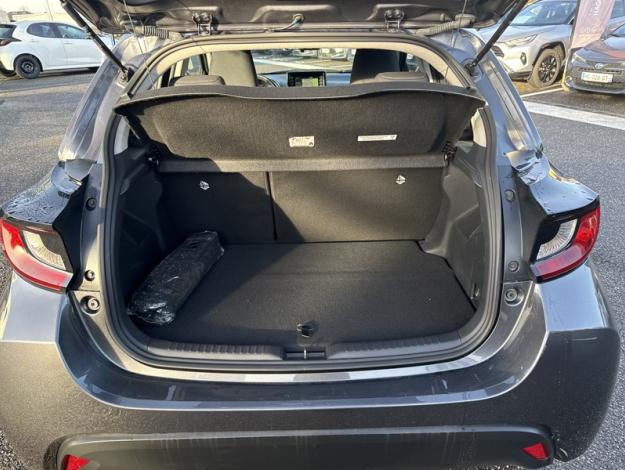 TOYOTA Yaris 116h Dynamic business  