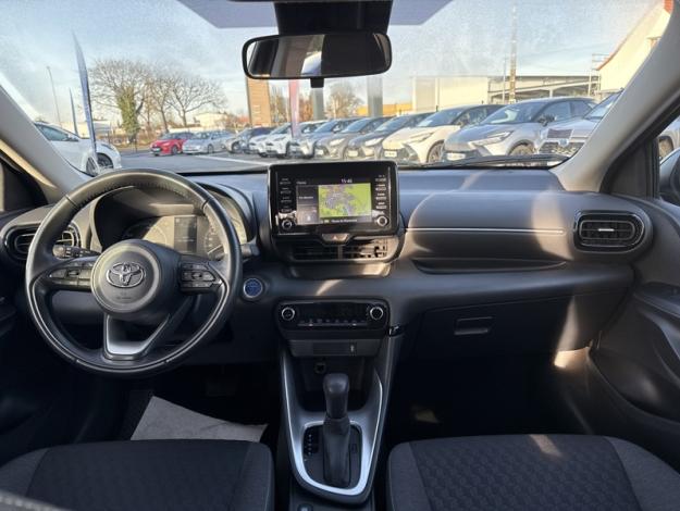 TOYOTA Yaris 116h Dynamic business  