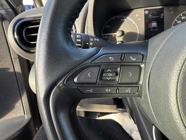 TOYOTA Yaris 116h Dynamic business  