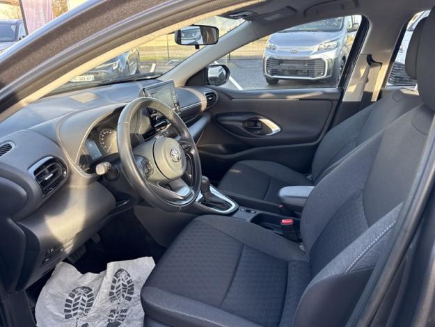 TOYOTA Yaris 116h Dynamic business  