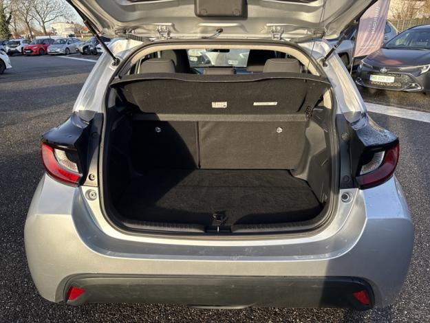 TOYOTA Yaris 116h Dynamic business  