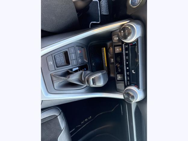 TOYOTA RAV4 218h Collection  