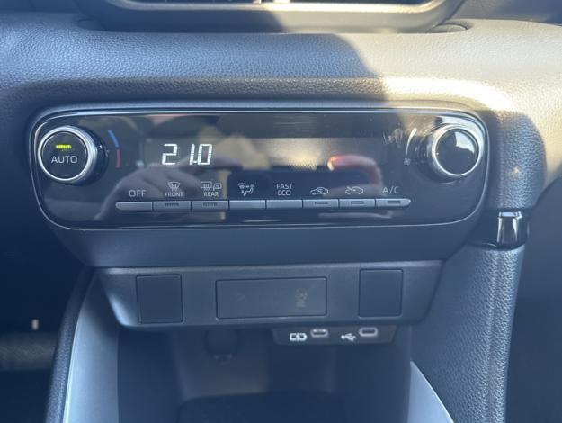 TOYOTA Yaris 116h Dynamic  