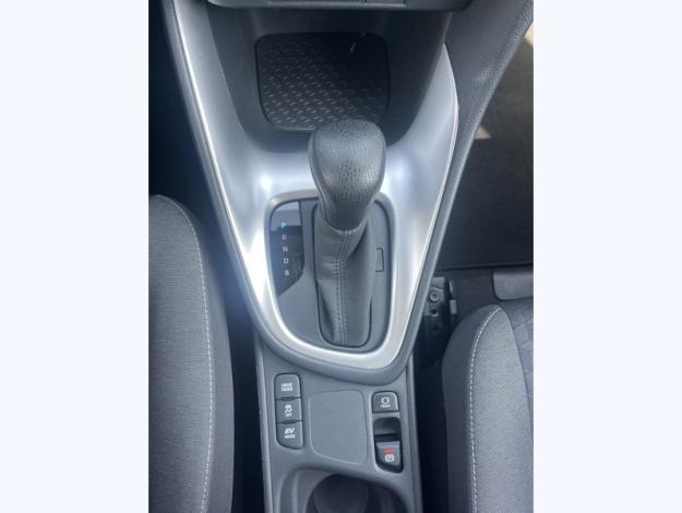 TOYOTA Yaris 116h Design  