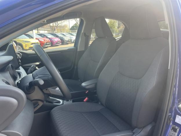 TOYOTA Yaris 116h Design  