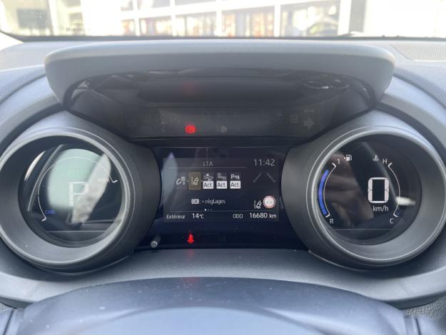 TOYOTA Yaris 116h Design  