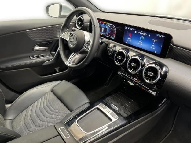 MERCEDES-BENZ Třídy A A 200 (19/21)