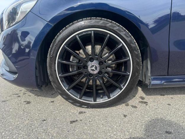 MERCEDES-BENZ A 180 d AMG Pack Night  