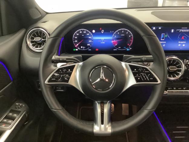 MERCEDES-BENZ GLB 180 Luxury Line Pano Attelage  
