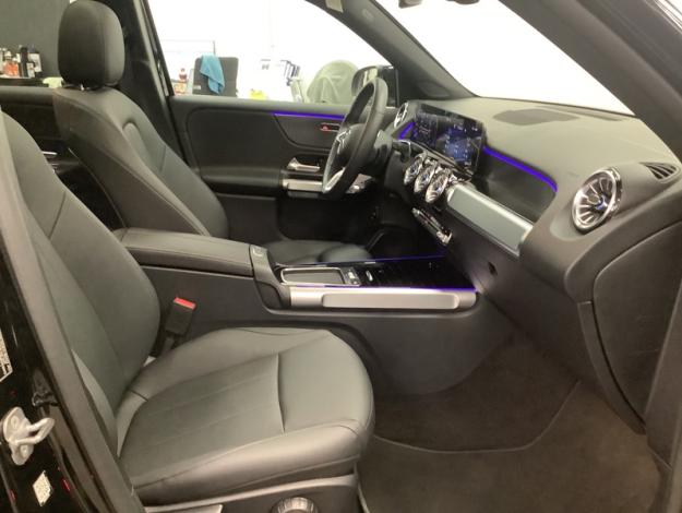 MERCEDES-BENZ GLB 180 Luxury Line Pano Attelage  