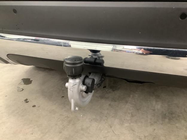 MERCEDES-BENZ GLB 180 Luxury Line Pano Attelage  