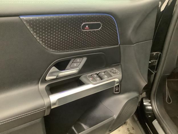 MERCEDES-BENZ GLB 180 Luxury Line Pano Attelage  