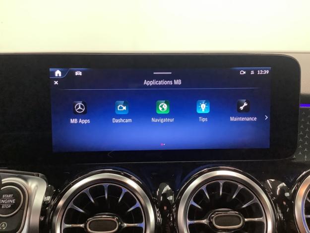 MERCEDES-BENZ GLB 180 Luxury Line Pano Attelage  